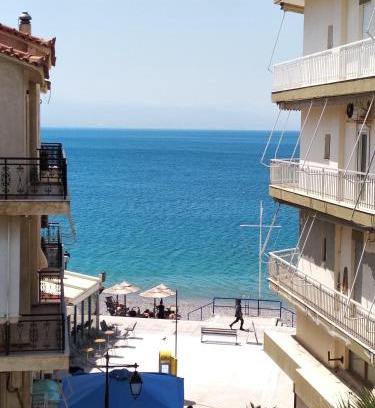Loutraki Apartment | Seaview apartment in theheart of Loutraki