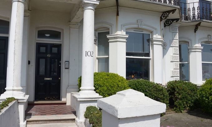Worthing Apartment | Seaview