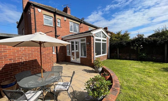 North Shields House | Seaview House, Tynemouth - Luxury Family Holiday Home