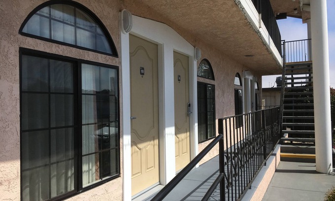 Grover Beach Hotel | Seaview Inn
