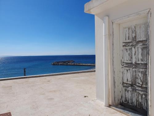 Potos Hotel | SeaView Studios