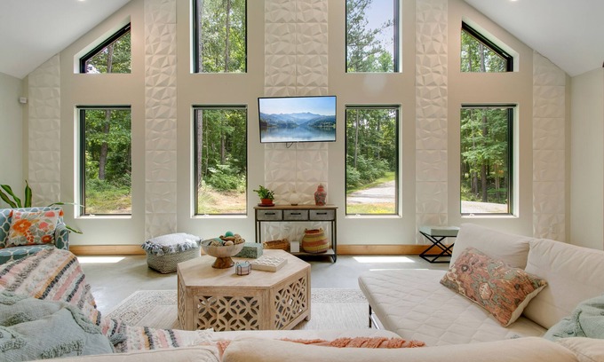 Toano House | Secluded 5-Acre Waterfront view near Williamsburg