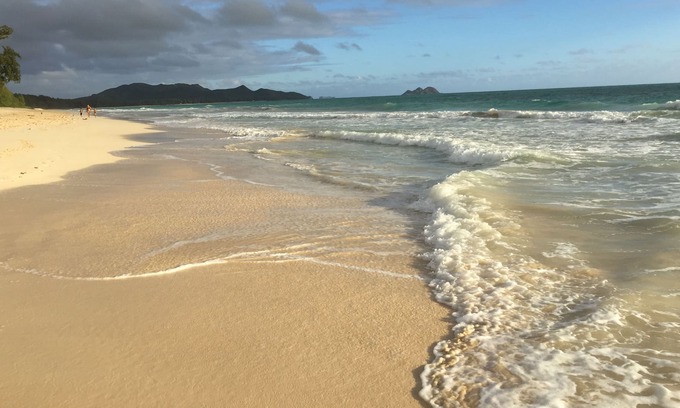 Waimanalo Cottage | Secluded air-conditioned cottage a half block to Waimanalo Beach, 30-day min