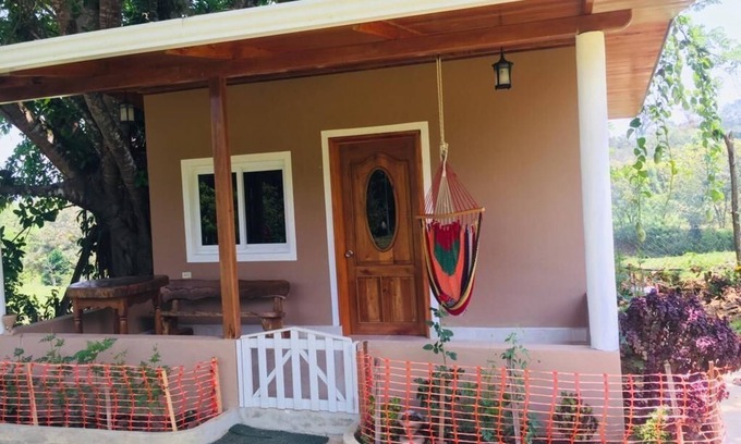 Atlantida Cabin | Secluded Cabin