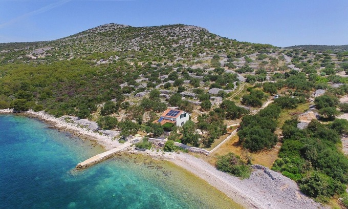 Tkon House | Secluded fisherman's cottage Cove Donje More, Pašman (K-8413)