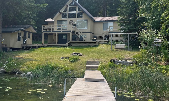 Eagle Creek Cottage | Secluded Lakefront Cottage in the Cariboo Pet-friendly
