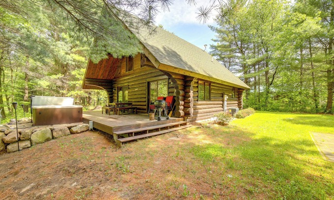 Paris Cabin | Secluded Log Cabin in NW Michigan: Hot Tub & Deck
