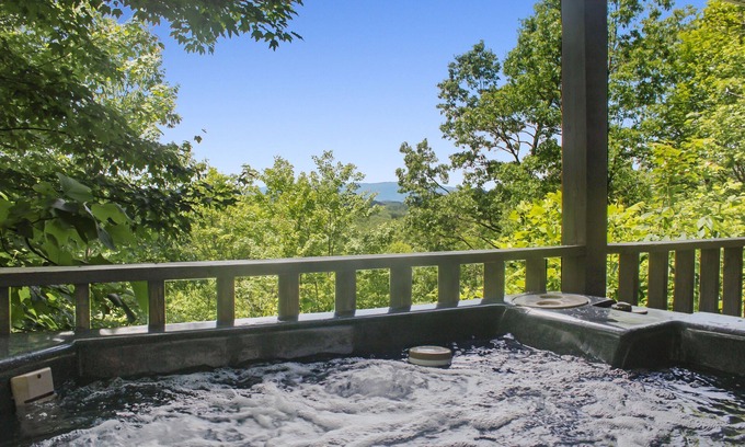 Gatlinburg - Pigeon Forge Cabin | Secluded Pigeon Forge Cabin Getaway-Pet Friendly-Fishing access catch release