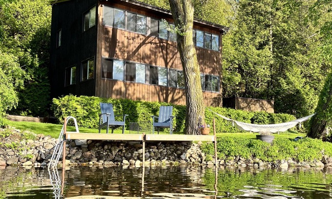 Otonabee-South Monaghan Cottage | Secluded Retreat - 1.5 hours from Toronto, with 300ft of private waterfront!