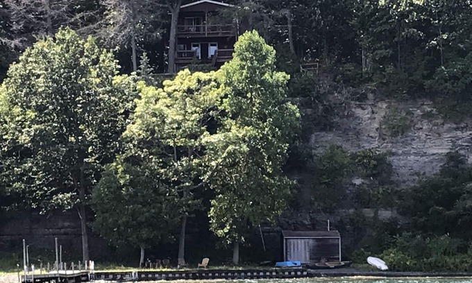 Rock Stream Cottage | Secluded seasonal Seneca Lake Cottage Overlooking the Lake