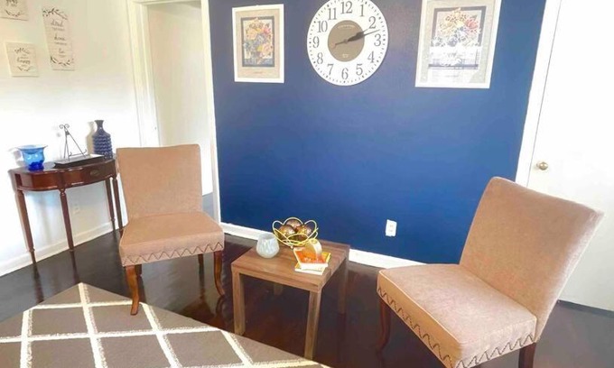 Arlington House | Secluded+Spacious 4BRFamily Home+Self-CheckIn+Wifi