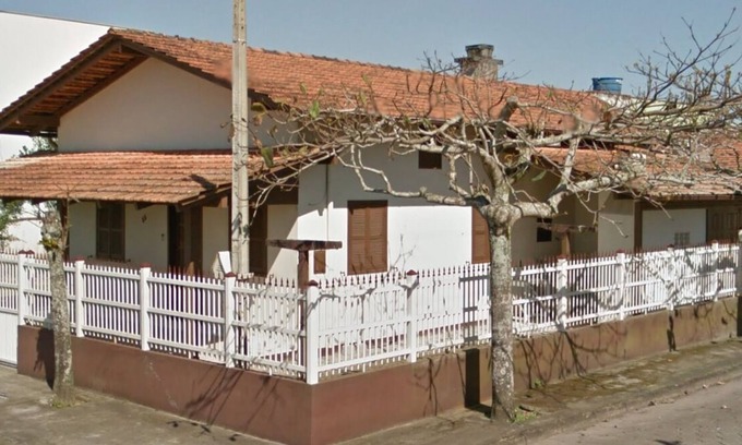 Meia Praia House | Second house down the street - 20 meters from the beach