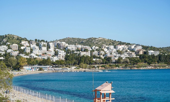 Vouliagmeni Apartment | Secret Aktis by BluPine