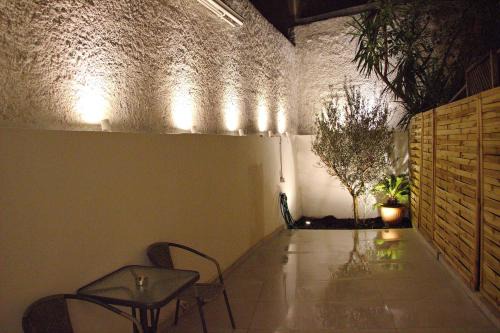Kinosargous Apartment | Secret Garden by Acropolis - Athens Central Gem