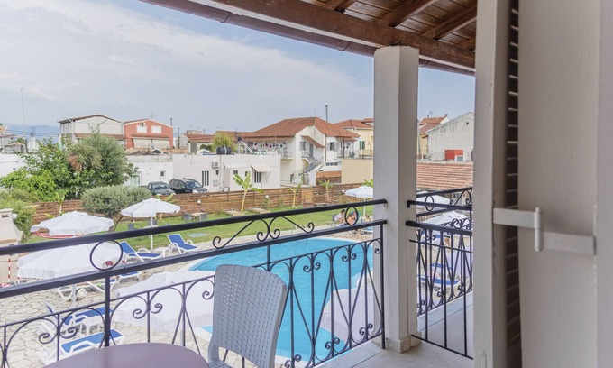 Kavos Hotel | Secreta Vista