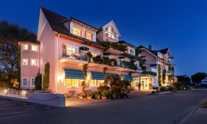 Unteruhldingen Hotel | Seevilla