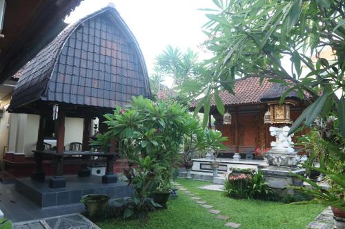 Sanur Kauh House | Sekar Waru Homestay