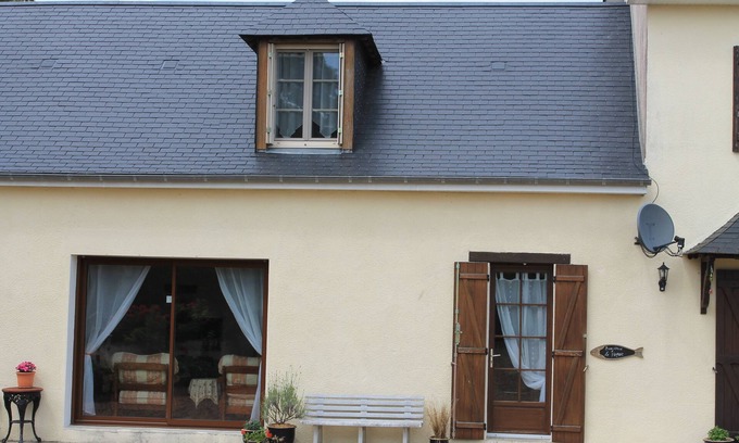 Deneze-sous-le-Lude House | Self Catering, High End Specification Family Accomodation with shared Pool