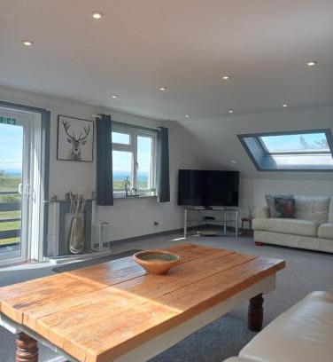Gairloch Apartment | Self Catering Spacious open plan 3 bed apartment with sea views