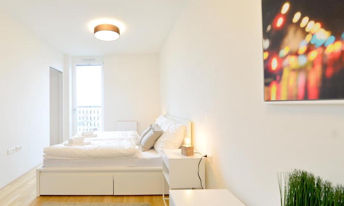 Brigittenau Apartment | Self-Check-In With View & Free Parking