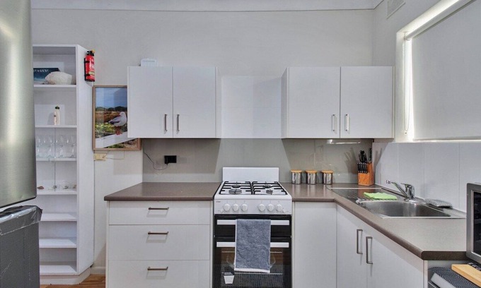 Semaphore Apartment | Semaphore's Seaside Retreat