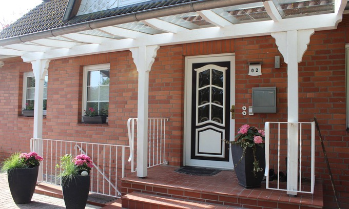Neu Wulmstorf House | Semi-detached house on the border to Hamburg between "Old Land" and Nordheide