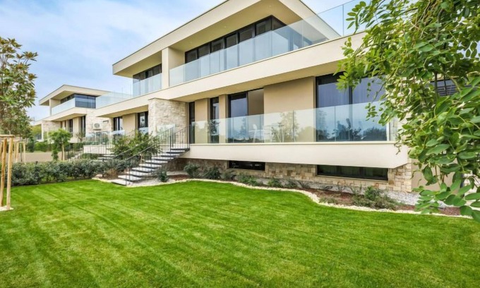 Crveni Vrh House | Semi-detached Villa Crveni vrh 1.2.3. by Interhome