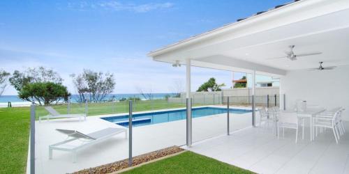 Bilinga House | Sentosa on Tugun - Beachfront 5 Bedroom