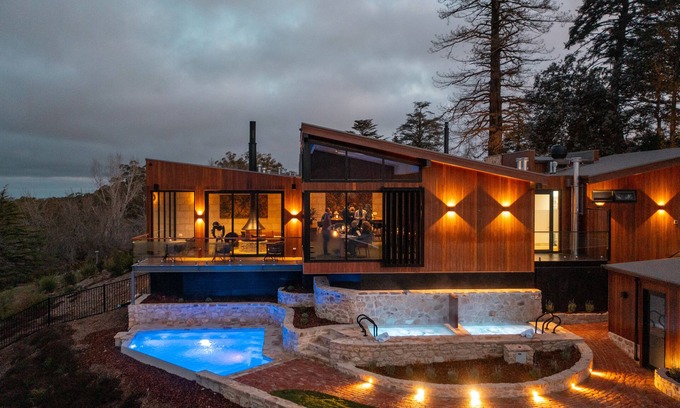Crafers Cabin | Sequoia Lodge - Adults Only
