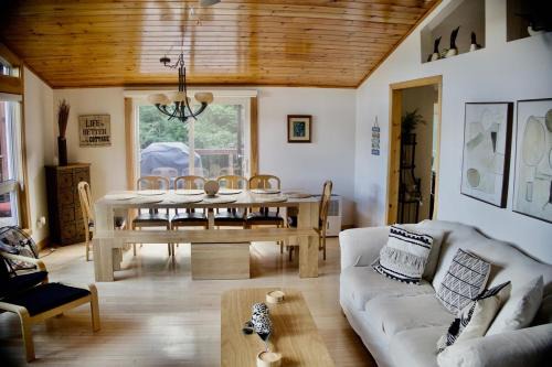 Eagle Lake House | Serendipity 5 BR Waterfront 4 Seasons, Hot Tub, Firepit, Close to Ski HIll