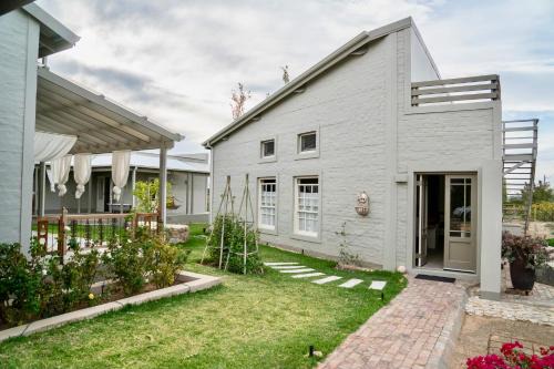 Prince Albert Apartment | Serendipity Guest Cottage