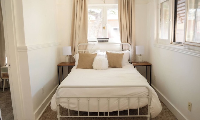 University Heights House | Serene 3BR Cottage w/Screened Porch in Prime Walkable Neighborhood