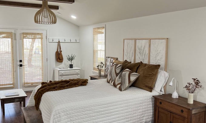 Kernersville House | Serene & Cozy Bungalow with 1 bedroom and WiFi, AC in peaceful Kernersville