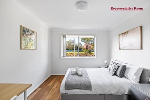 Panania House | Serene Double Room in Panania - Close to Stations & Shops - Shared Bathroom