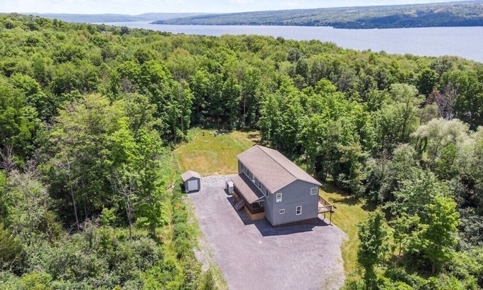 Lansing House | Serene Escape/Fire Pit/Grill