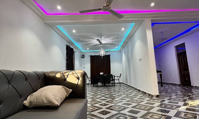 Osu Klottey House | Serene Getaway 5 bedroom duplex