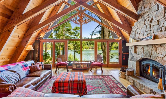 Serene Lakes House | Serene Lakes Splendor