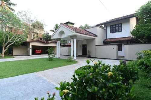 Battaramulla South Bed & Breakfast | Serene Manor