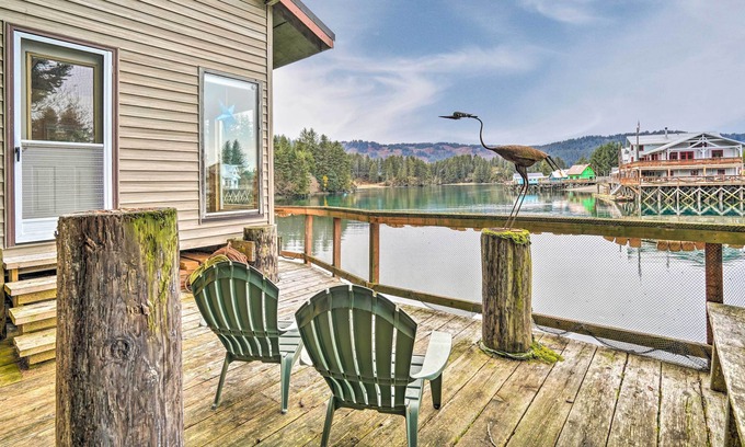 Seldovia Cabin | Serene Seldovia Cabin w/ Deck, Grill & Views!