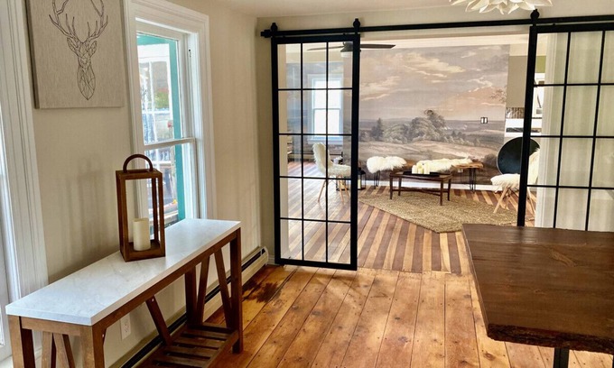 Maplecrest House | Serene Spacious Country Escape 200 Acres & Hiking!