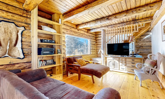 Taos Ski Valley Cabin | Serene & sunlit dog-friendly cabin with hot tub, fire pit, & views - near skiing