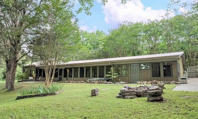 Scottsboro House | Serenity Cove-a unique waterfront home with canoe, kayak and fire pit!
