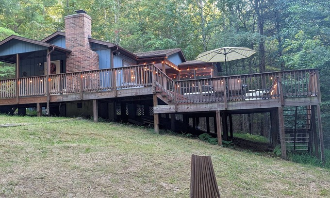Bergton Cabin | Serenity Haven - dog-friendly cabin with grill, hot tub, firepit