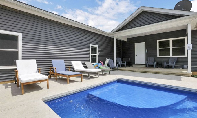 Creola House | Serenity on Siverly: Outdoor pool and amazing view