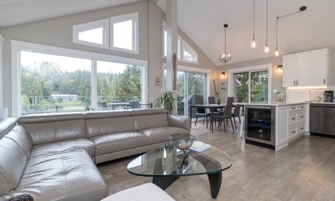 Shawnigan Lake House | Serenity on the Shore: 1-Acre Lakefront Getaway