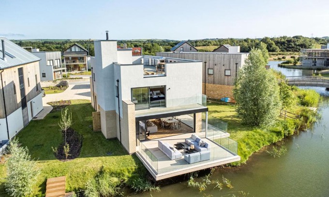 Warmwell House | Serenity WI27 - Silverlake - Dorset