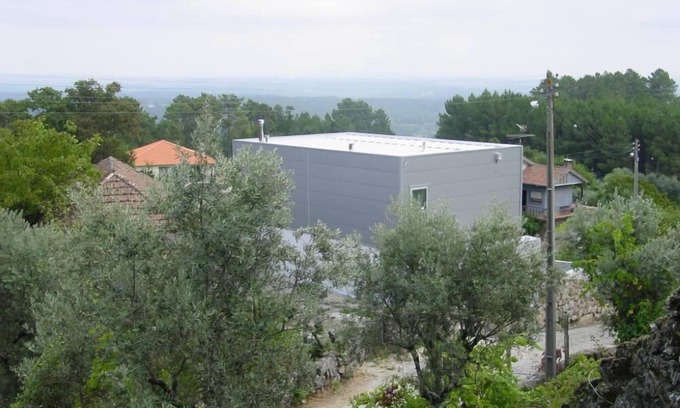 Meada House | SERRA DO CARAMULO: A look to the East