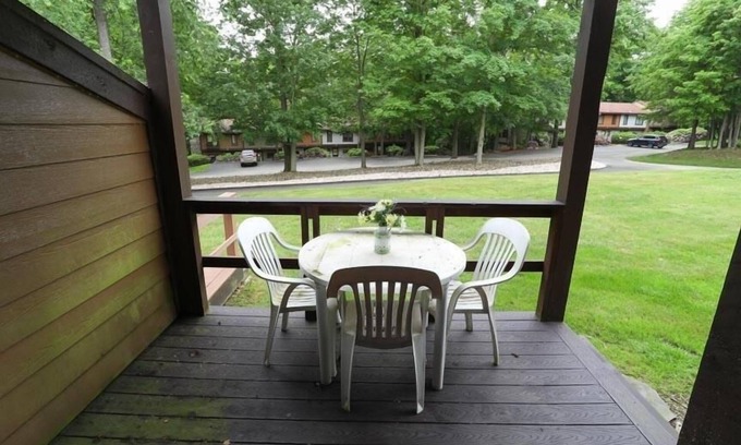 Seven Springs Condo | Seven Springs 3 BR Deluxe Condo, by Golf Course by RedAwning - Save 10% on 3 Nights, 15% on 5 Nights!