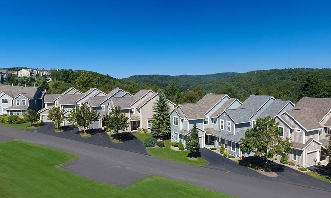 Seven Springs Condo | Seven Springs 4 BR Premium Condo, Mountain Views! by RedAwning