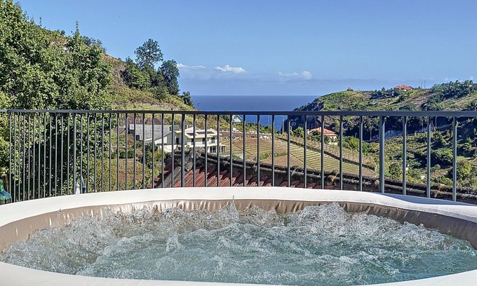 Porto da Cruz House | SevenHouse by Atlantic Holiday